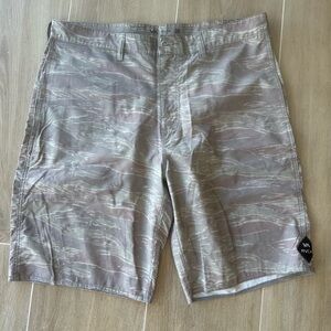 RVCA Men’s  VA Camouflage Performance Stretch Board Shorts Button Front Size 36